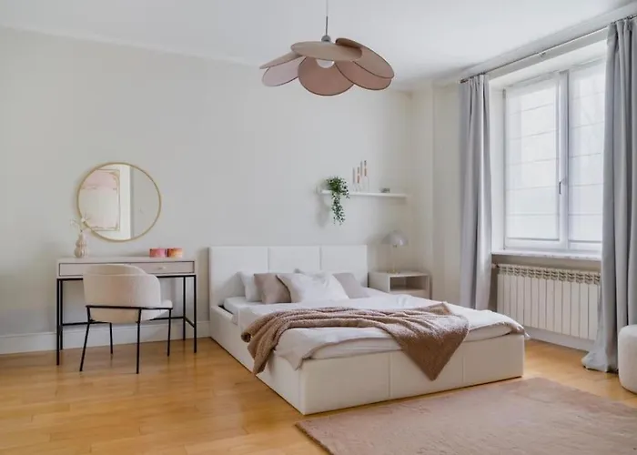 Elegant Apartment Joliot-Curie30